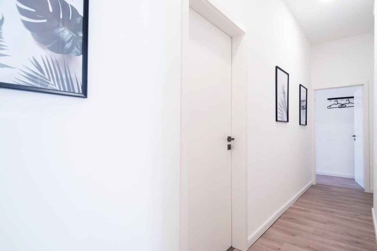 Large Apartment At Perfect Central Location ブダペスト エクステリア 写真