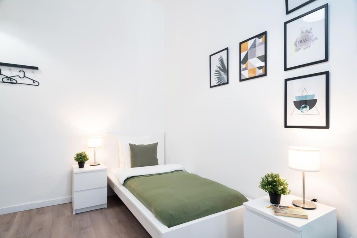 Large Apartment At Perfect Central Location ブダペスト エクステリア 写真